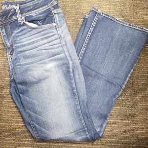American Eagle Jeans. 14